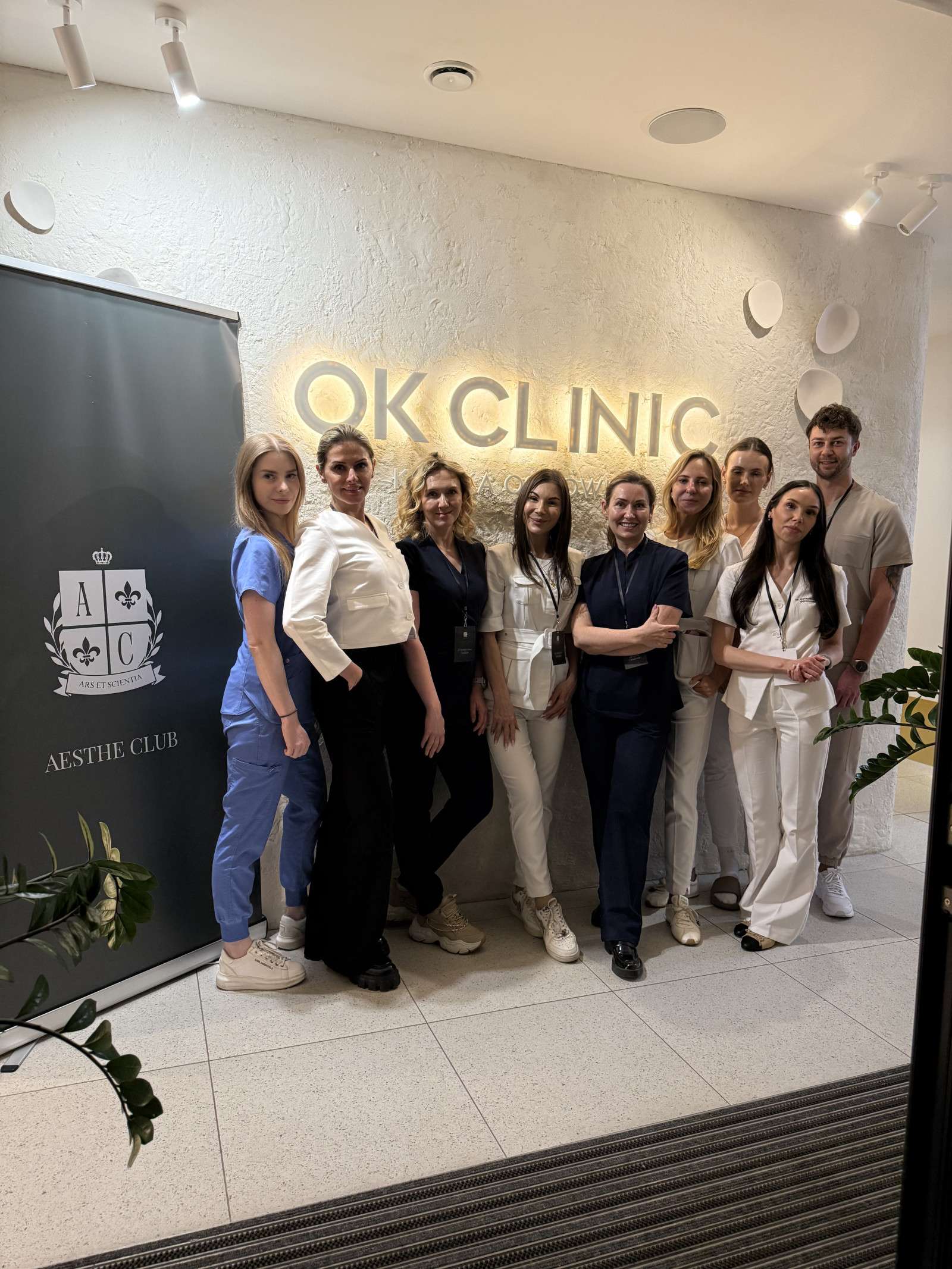 Uczestnicy sesji szkoleniowej Aesthe Club w klinice OK CLINIC w Warszawie