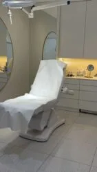 Gabinet zabiegowy kliniki OK CLINIC wykorzystywany podczas szkoleń